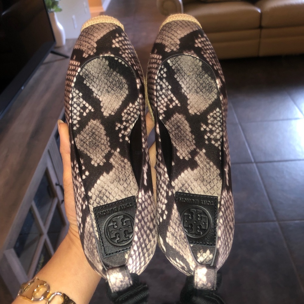 Tory Burch Heather 40MM Printed Satin Wedge Espadrille Shoes
